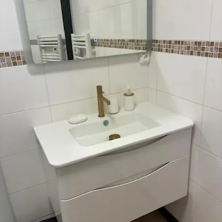 Coeur De - Hyper Centre - Classe 3 Etoiles - 2 Pers - 150m * Royan