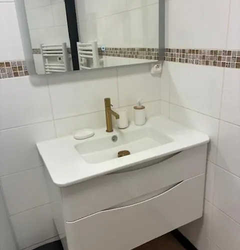 Coeur De - Hyper Centre - Classe 3 Etoiles - 2 Pers - 150m * Royan