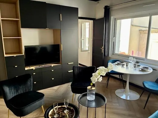 Coeur De - Hyper Centre - Classé 3 étoiles - 2 Pers - 150m